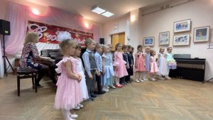 Музыка Иванникова,слова Агаджановой «Жук», исполняет дошкольный хор «Звёздочки»