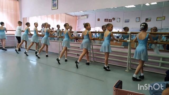 Народный характерный танец (отрывок 3). Контрольный урок, 3 класс, ДШИ 2.