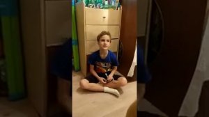 Рома Попов (8 лет) читает стихотворение Е. Ярышевской "Новый год".