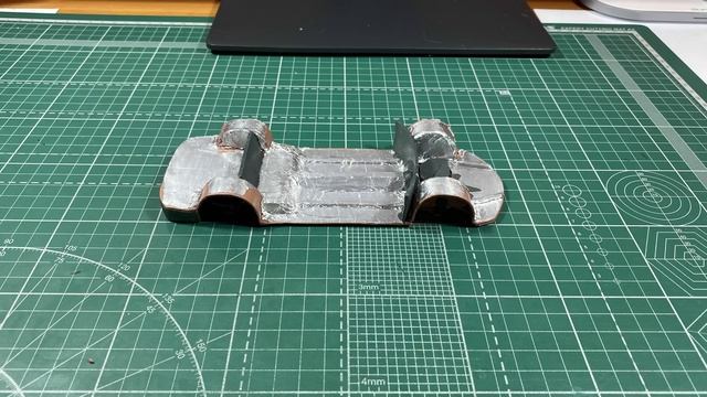 Как Халк раздавил машину руками ASMR, Mitsubishi Lancer Evolution 9 смотреть онлайн