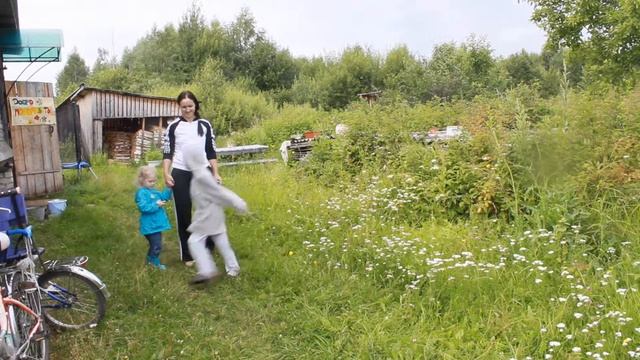 Летние игры на улице.Тише едешь,дальше будешь(подвижная игра)