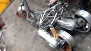 СКУТЕР С ДВУМЯ ДВИГАТЕЛЯМИ СЗАДИ.