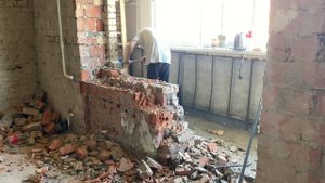 ДЕМОНТАЖ подоконного блока в кирпичном доме. Увеличиваем проем лоджии. Замена радиаторов отопления
