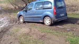 Внедорожный тест двух совсем Не внедорожников