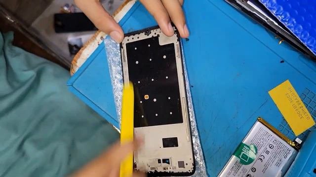 Замена экрана Repair Your Destroyed Vivo Y51 Phone With An LCD Combo Replacement