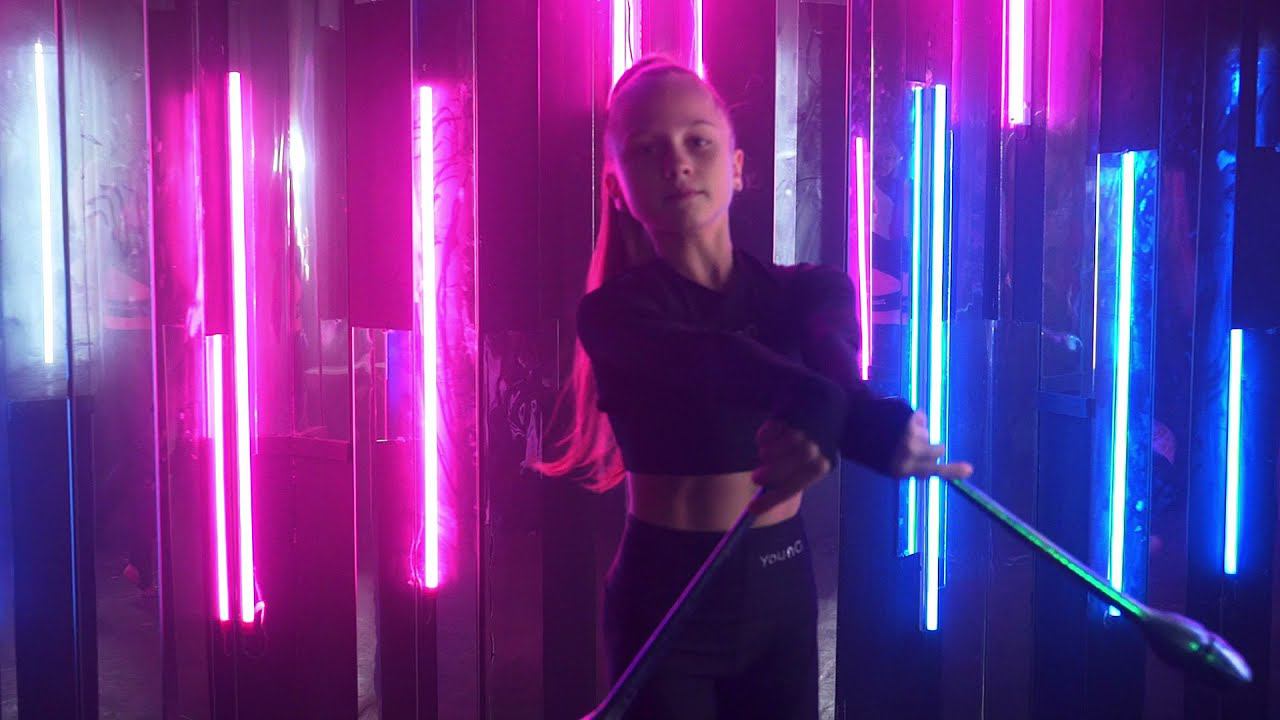 CYBER - танец в лазерах , новое увлечение , креативное видео. Злата.