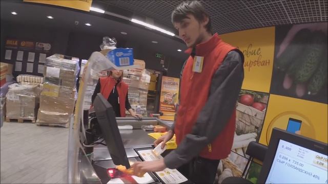 Билла. Продавщица сказала, что мы плохо кончим, если её снимем. Оформили магазин с ментами. смотреть онлайн