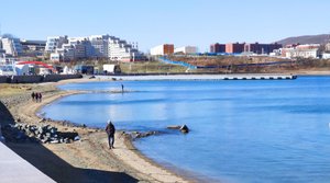 о. Русский , море , пляж, Дальневост. улица . Владивосток