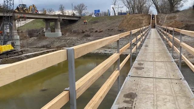 Тимчасовий пішохідний перехід через Північно-Кримський канал біля Таврійська смотреть онлайн