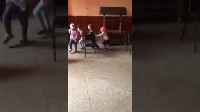 ВЕСЕЛЫЙ ПАРОВОЗИК.mp4 смотреть онлайн