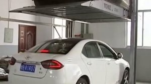 Парковочный подъемник в действии