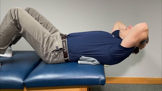 How to Safely POP Your Middle Back смотреть онлайн