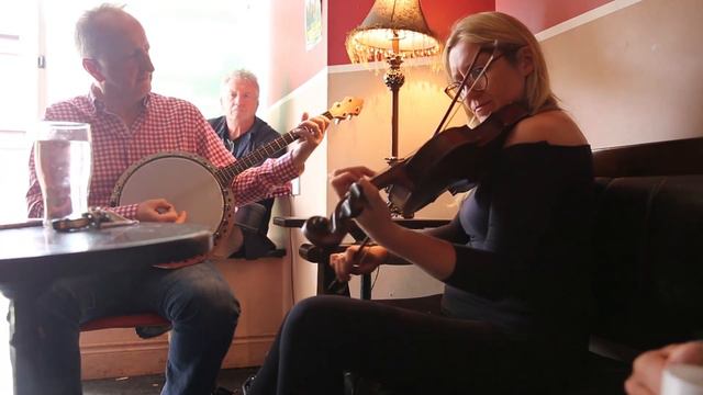 Claire Egan and  Paraic Mac Donnchadha смотреть онлайн