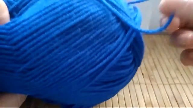 Урок 4 : Как вязать в две нити из одного мотка. Вязание для начинающих.