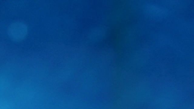 Кинув GoPro в басейн смотреть онлайн