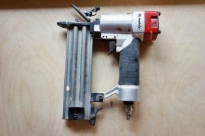 Замена бойка в пневмонейлере.