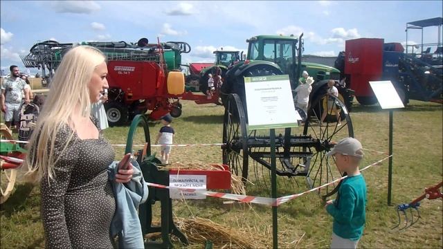 Тракторы и сельхозтехника Всероссийский день поля Калининград 2022