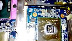 Прогрев чипа видеокарты паяльником aсer aspire 7720gz Geforse 8600m gs
