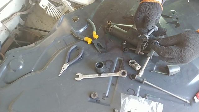 Волгозавр. ГАЗ 2410. Ремонт ГЦС. Головний циліндр зчеплення смотреть онлайн