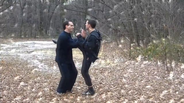 Защита при нападение с нож - приложения на Кунг Фу и Джу Джуцу смотреть онлайн