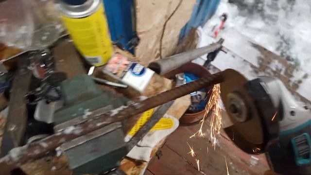 Аккумуляторная ушм под аккумулятор Макита 18 вольт. Тест на рез арматуры 16 мм. смотреть онлайн