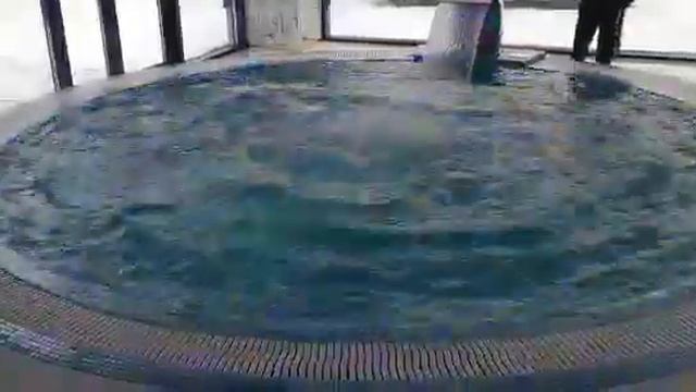 Бассейн с подсветкой и гидромассажем от компании СтройБасс - строительство бассейнов в Екатеринбург