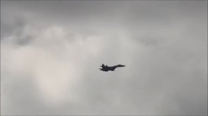 Голубь мира СУ-35. В Париже 2013 (HD) Dove of Peace SU-35. In Paris in 2013 (HD)