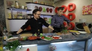 Мясной азиатский салат. Салат по-азиатски с говядиной. Юрский период. Дело вкуса 29.01.2023