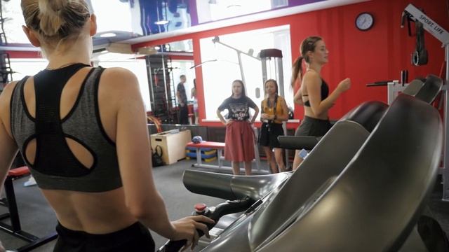 Беговая дорожка выбила из борьбы одну из участниц «Мисс Блокнот-2020» смотреть онлайн