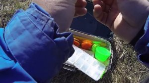 Как правильно привязать летнюю мормышку на удочку с боковым кивком