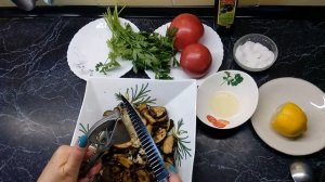 Готовим вкусный салат из помидоров и печёных баклажанов!!!