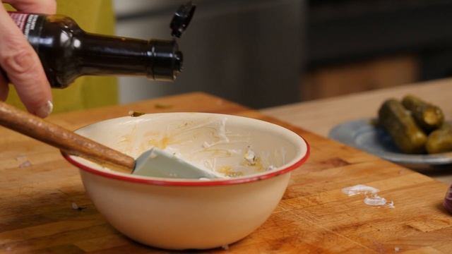 Сандвич с хрупкав бекон и сос Ремулад смотреть онлайн