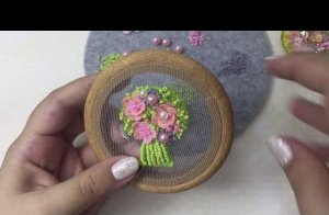 МК для начинающих Брошь из бисера «Букет цветов»