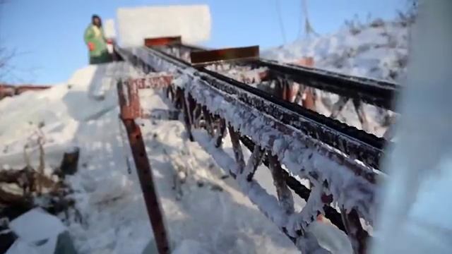 Заготовка льда для ледового городка