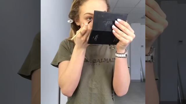 Стрелка, макияж со стрелкой, цветной макияж