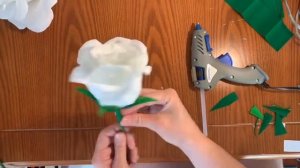 Роза из гофрированной бумаги. Простой способ. DIY