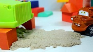 Робокар Поли машинки на Детской Площадке играют в игру "Прятки"
