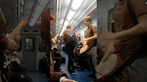 )))отлично сыграли в метро