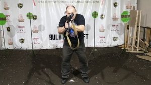 Одинаковая изготовка к стрельбе из пистолета и автомата