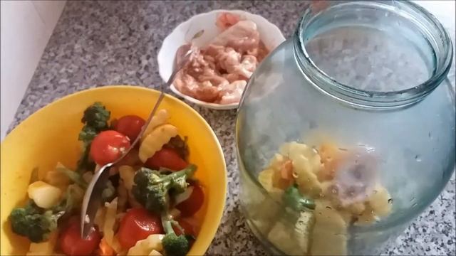 Ужин в банке без мороки. Овощи с курицей в духовке/вкусно и быстро.