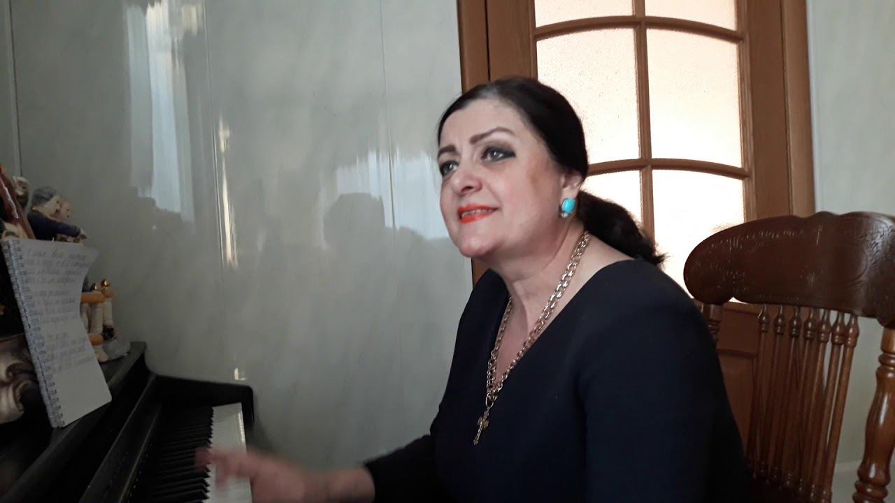 Раиса Отрадная поздравляет с 1 мая! смотреть онлайн