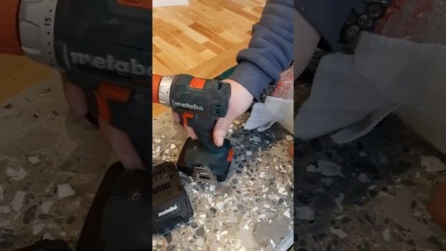 Шуруповёрт метабо и аккумулятор макита