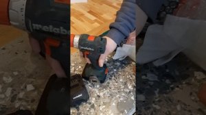 Шуруповёрт метабо и аккумулятор макита