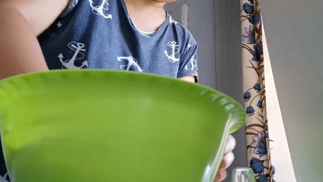 НАШИ БУДНИ. ЗАГОТОВКИ. ПЕКУ ПИРОЖКИ В ДУХОВКЕ. ДЕЛЮСЬ РЕЦЕПТОМ??? смотреть онлайн