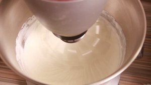 Нежнейший ТОРТ с клубникой и взбитыми сливками. Вкусный и простой рецепт торта на ПРАЗДНИК