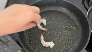 Завтрак выходного дня: бутерброды с креветками и авокадо