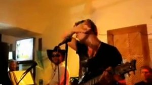 Алексей Воробьев поёт в ресторане