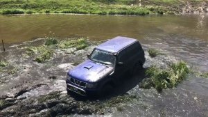 Nissan Patrol Y61 красиво переехал реку !!!