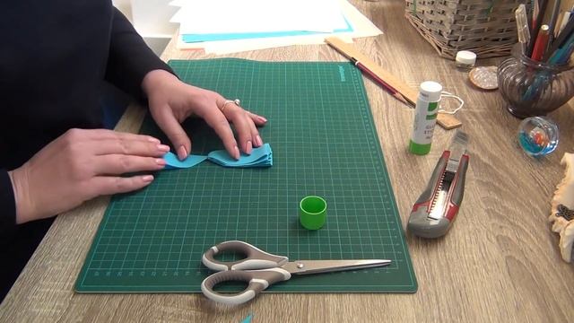 Самый простой способ сделать объемную снежинку / Paper snowflakes handmade смотреть онлайн