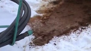 Откачка глины из скважины с помощью ерлифта